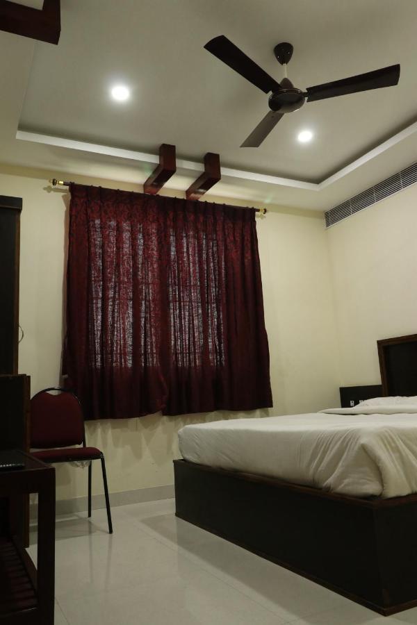 E S Residency Hotel Theni Exterior foto